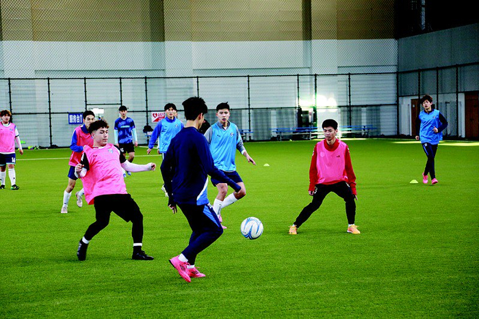 电竞比分网-执行主教练王亮:大连队目标肯定是冠军|足协|中超|球员|竞赛规程|年轻球员_新浪体育_新浪新闻